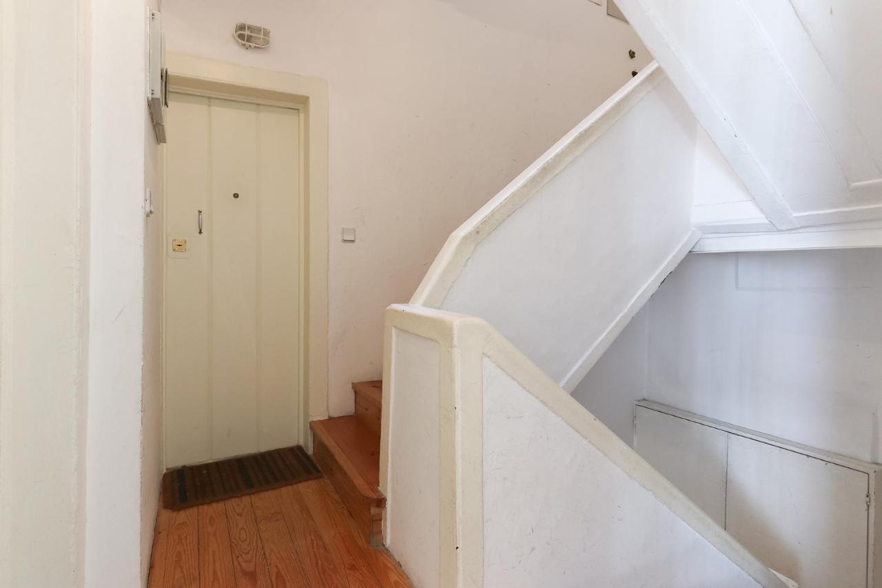 Charming And Stylish Downtown Apt In XIX Century Building Lisboa المظهر الخارجي الصورة
